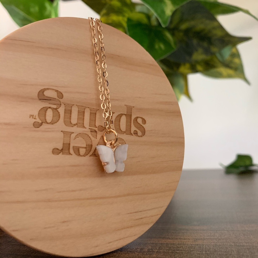 White butterfly necklace: - Picture 2 of 5